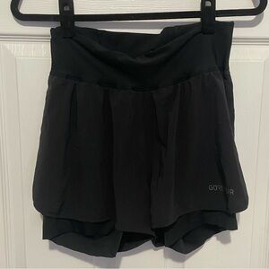 GOREWEAR Women's Black Athletic Shorts